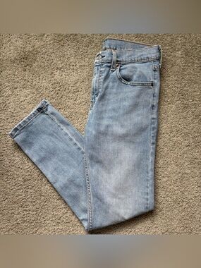 Levi's Mid Rise Light Blue 502 Regular Taper Jeans Size 30